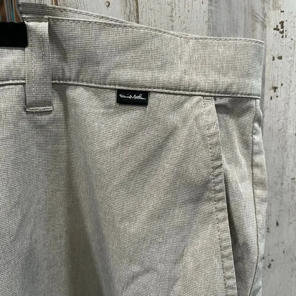 Travis Mathew Tan Quick Dry Golf Shorts Men’s Size 40 Outdoor Hiking Athletic